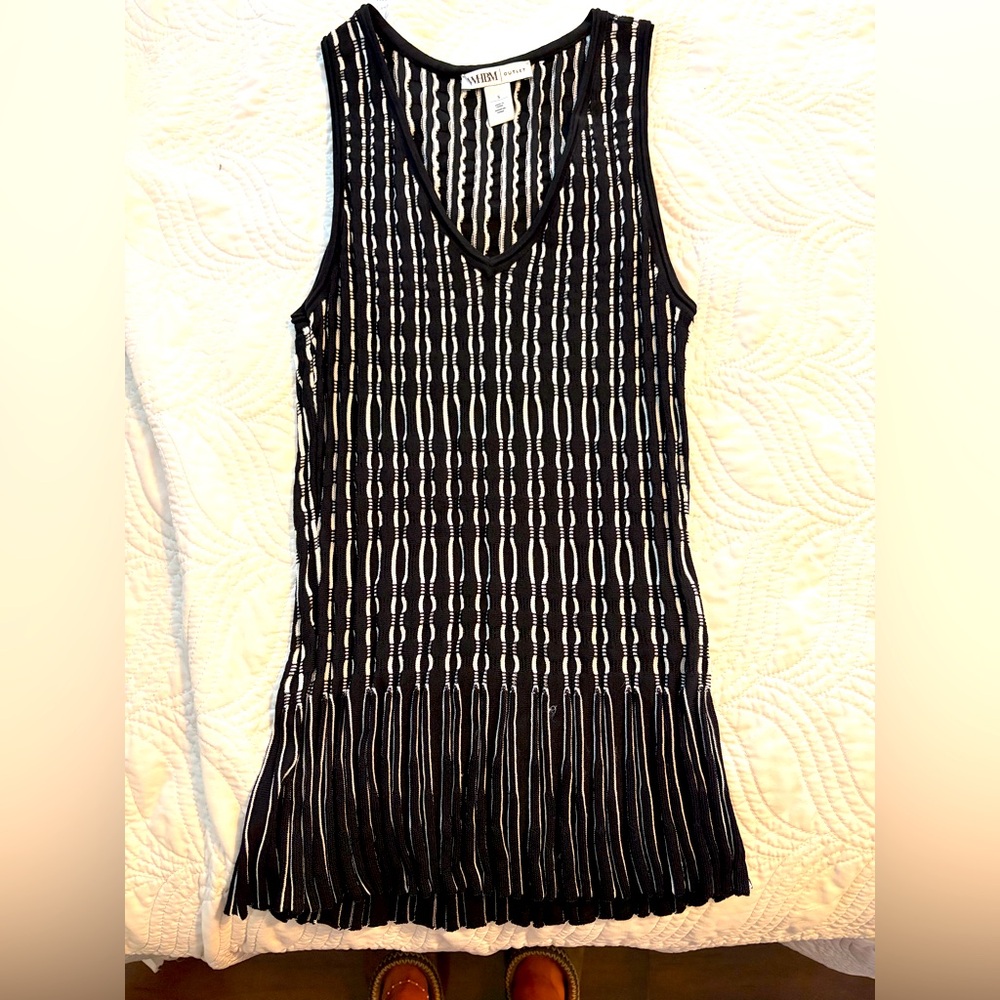 White House Black Market knit top size small